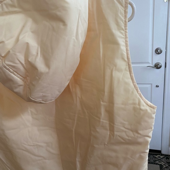 GAP vest with hood size medium - Picture 7 of 11